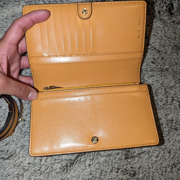 Michael kors jet set top handle smart phone crossbody bag - Picture 3 of 10